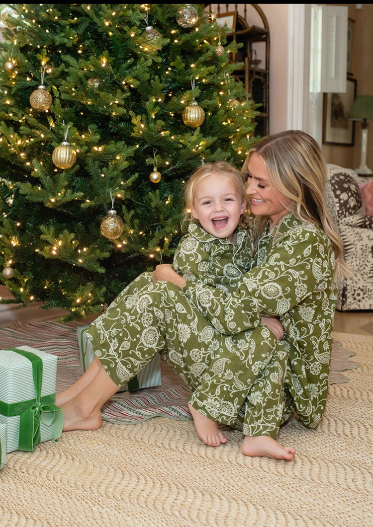 NEW Moss Petunia Womens Pajama Set