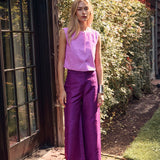 Julia Pant - Iris