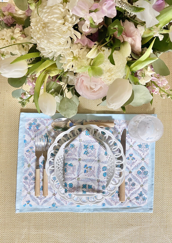 Cerulean Trelliage Placemats - Set of 4 with Dinner Napkins